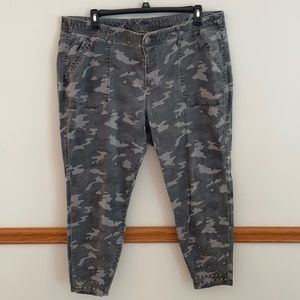 Lane Bryant Camo Capri Pants Size 24